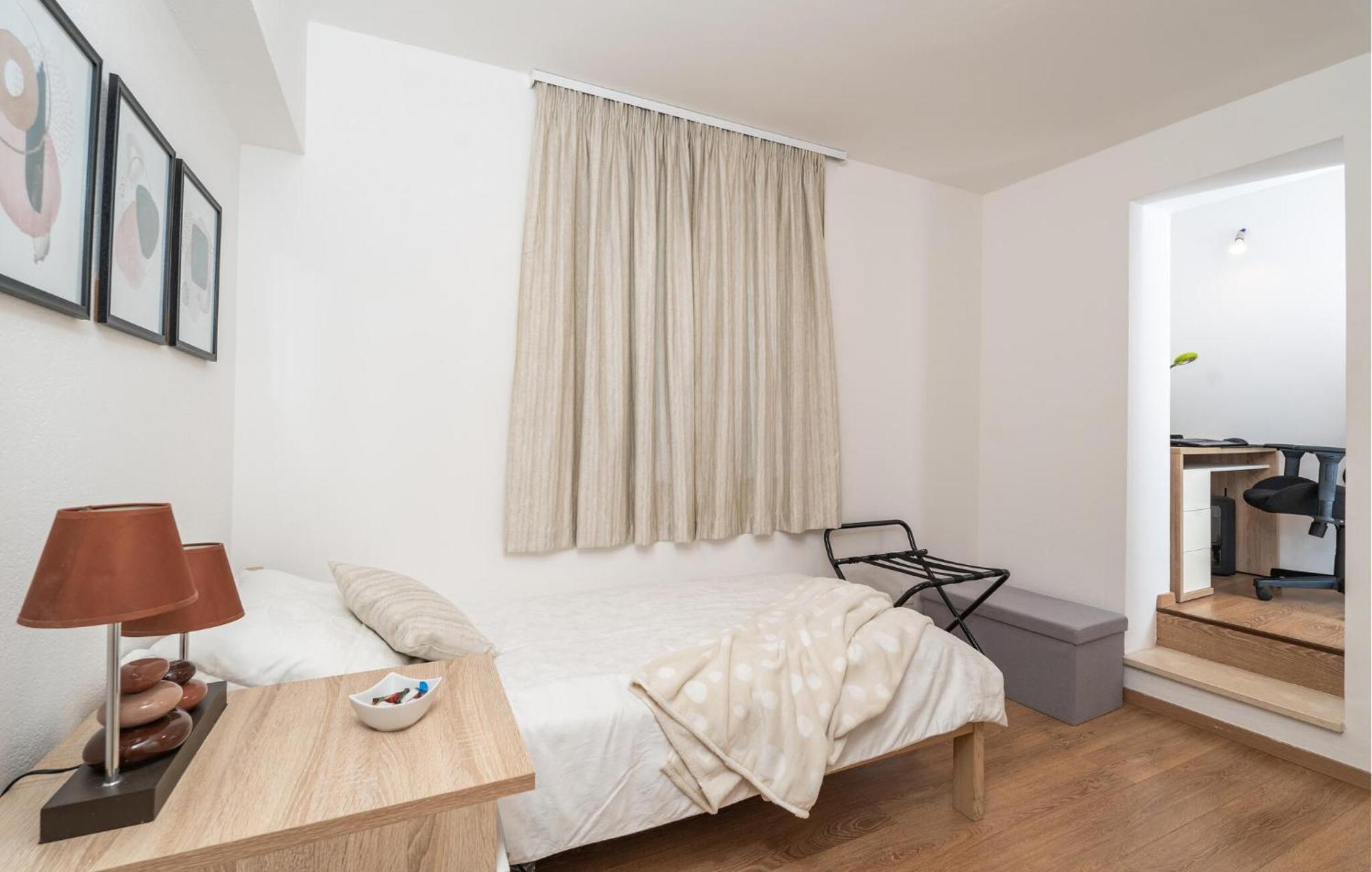 Amazing In Sustjepan With Wifi Apartamento *