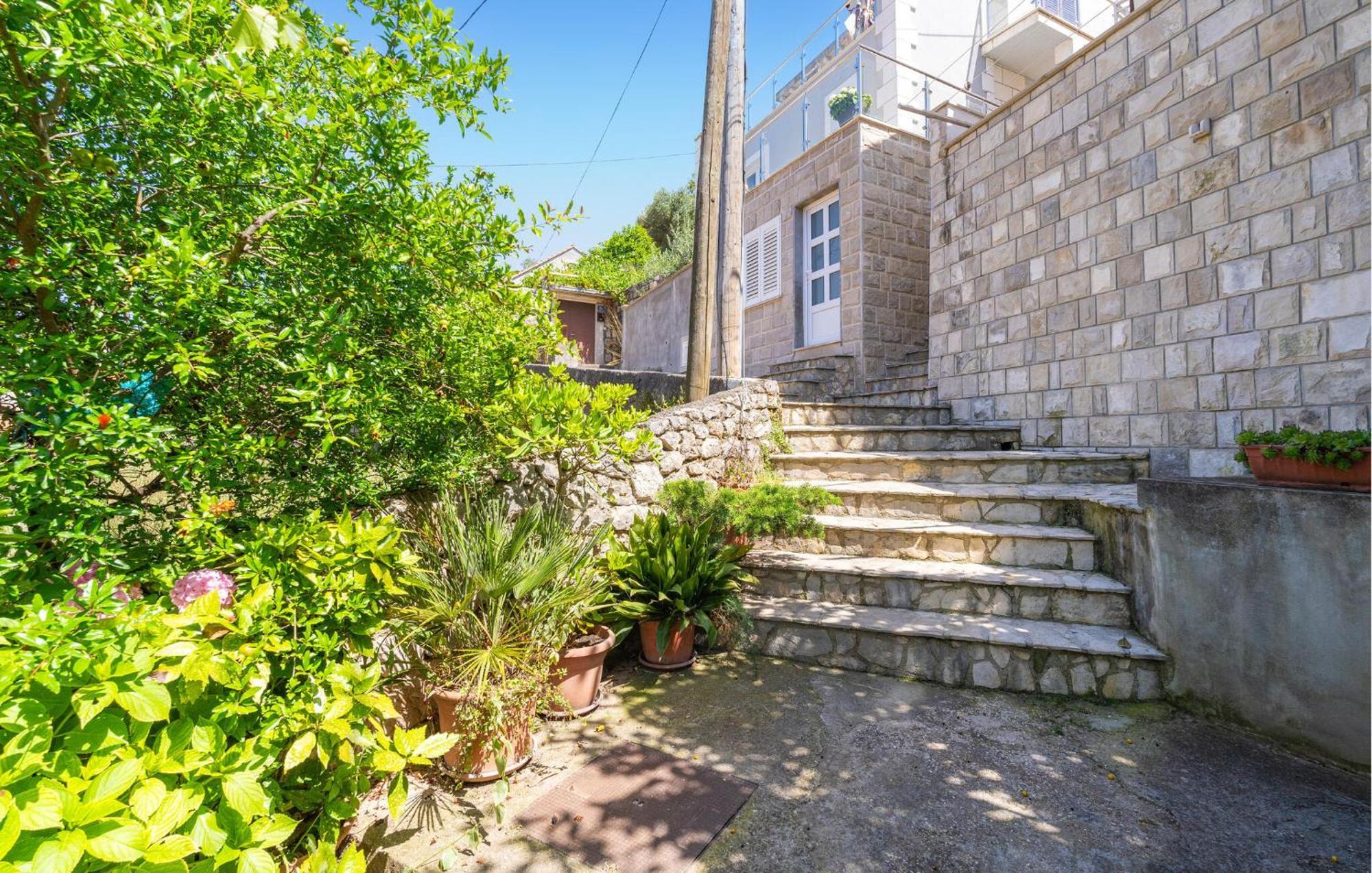 Amazing In Sustjepan With Wifi Apartamento