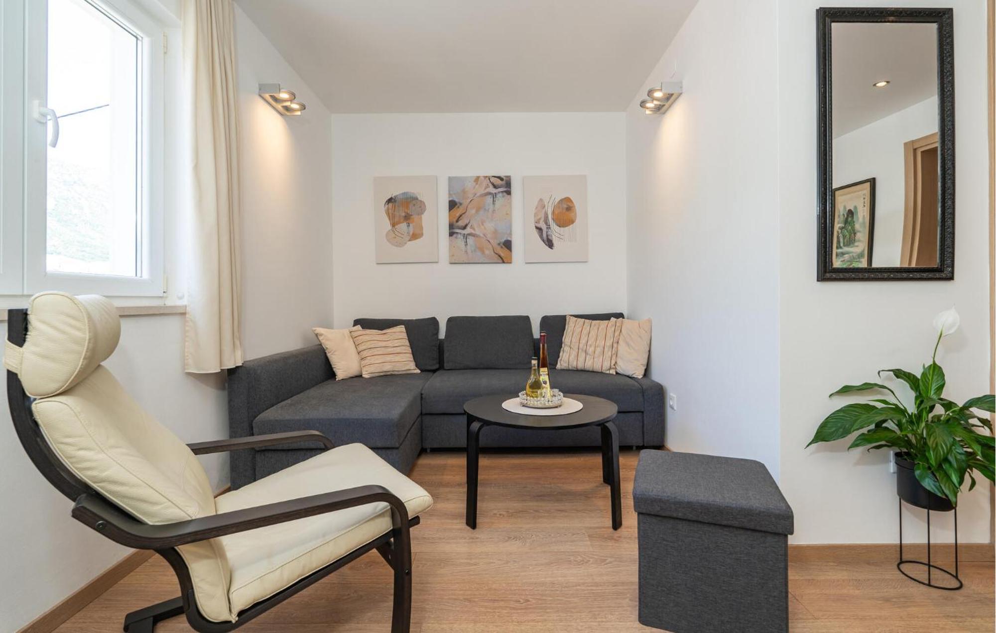 Apartamento Amazing In Sustjepan With Wifi Dubrovnik